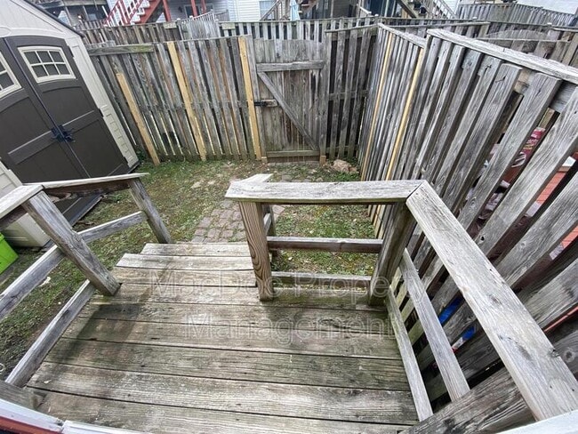 Foto del edificio - 17970 Milroy Dr