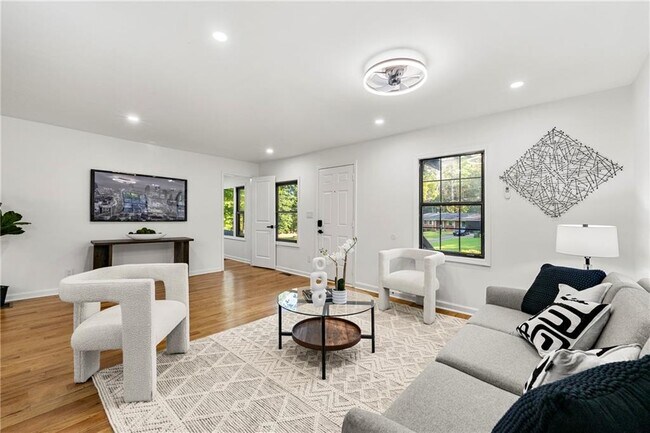 Foto del edificio - 1797 Willis Mill Rd SW