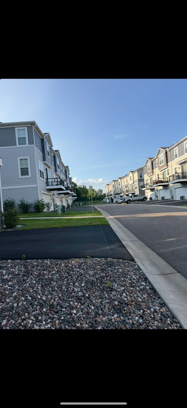 Foto del edificio - 2862 Lexington Pl N