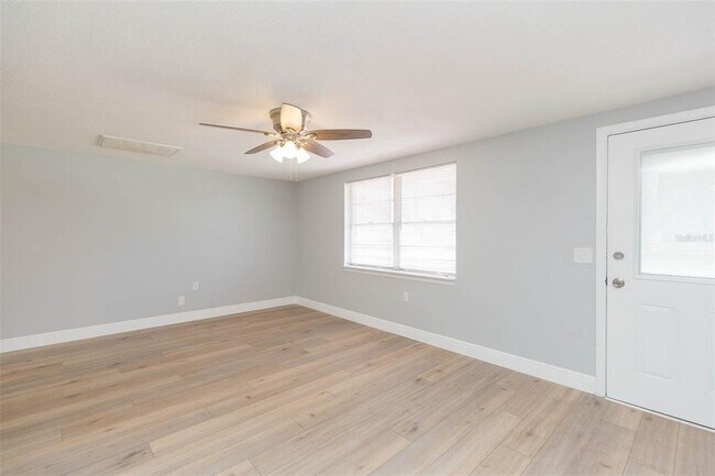 Foto del edificio - 7312 Windsor St