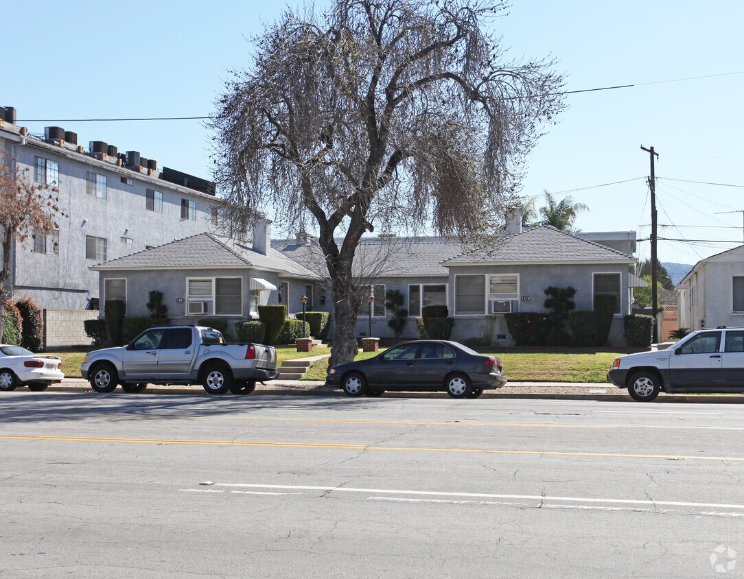 Foto del edificio - 1404 W Victory Blvd