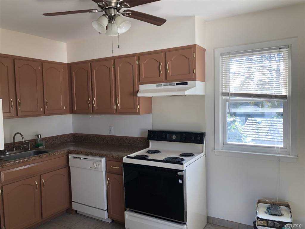 Foto del edificio - 150-76 Cross Island Pkwy