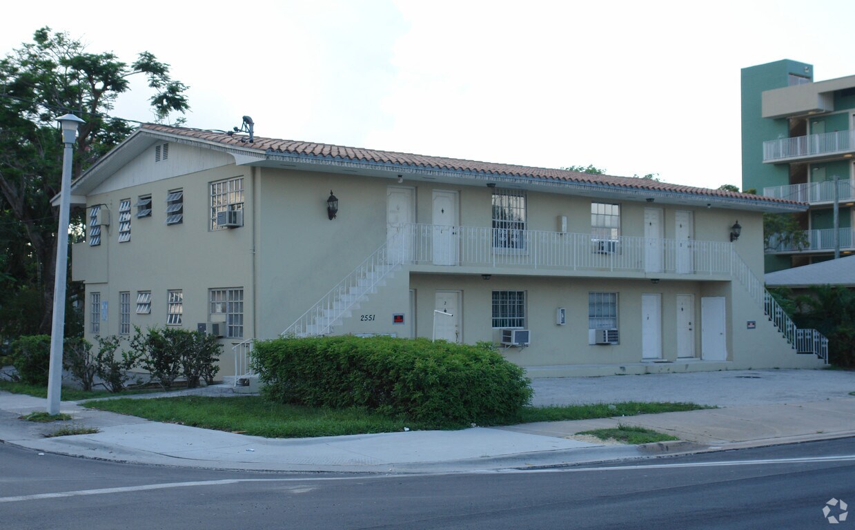 Primary Photo - 2551 SW 27th Ave