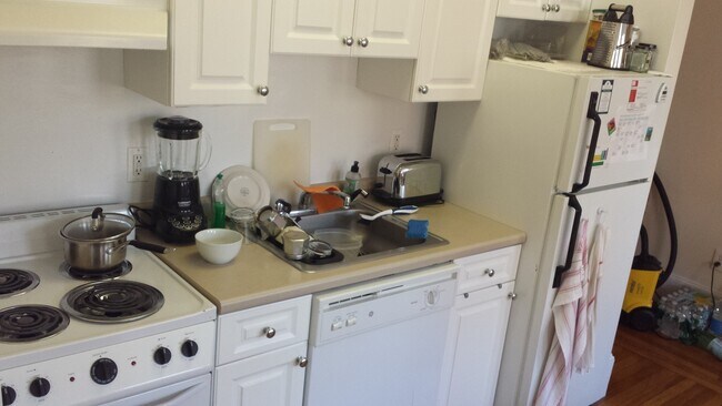 Building Photo - 17 Fairbanks St