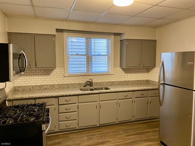 Foto del edificio - 13250 S Carondolet Ave