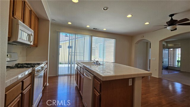 Foto del edificio - 8233 Doral Ln