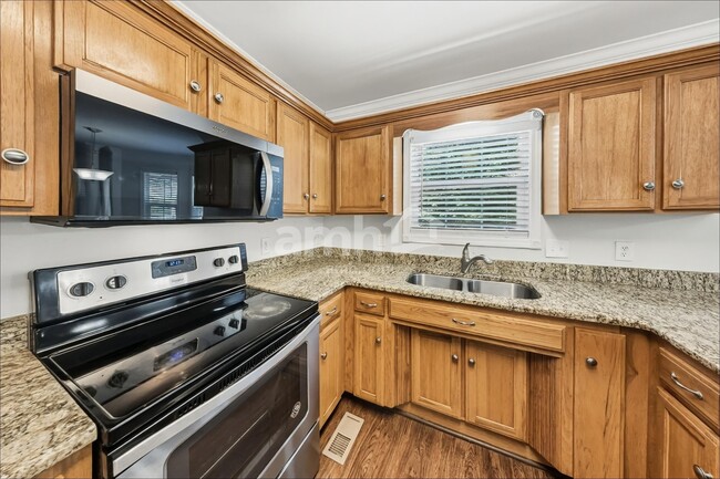 Building Photo - 1305 Bantry Dr