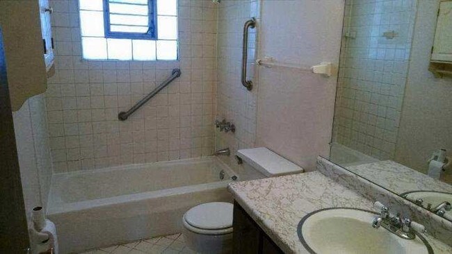 Building Photo - 5262 N. 62nd Street - 3 Bedroom Townhouse
