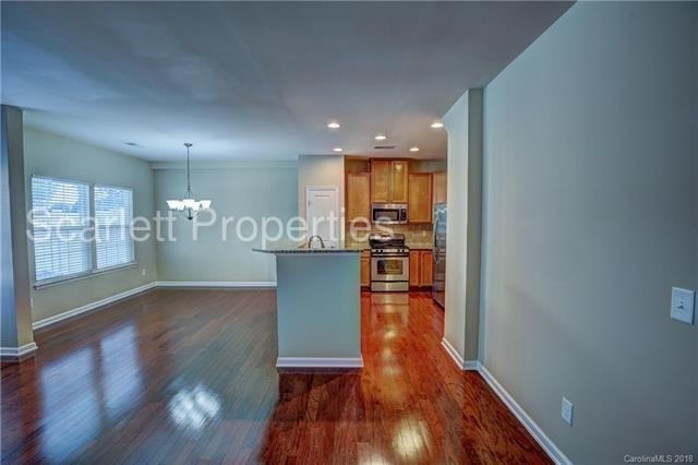 Foto del edificio - Beautiful 3BD/2.5BA Townhome in Ballantyne!