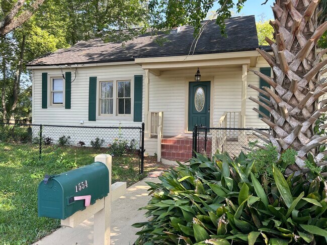 Photo - 1554 Lasalle St House