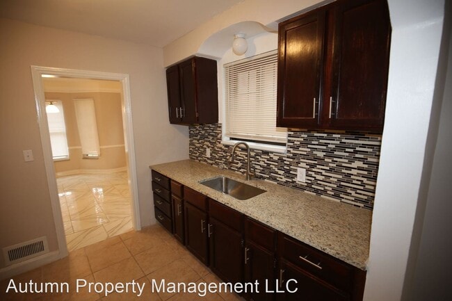 Building Photo - 3 br, 1.5 bath House - 16777 Kentfield St