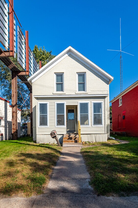 Primary Photo - 324 Copeland Ave