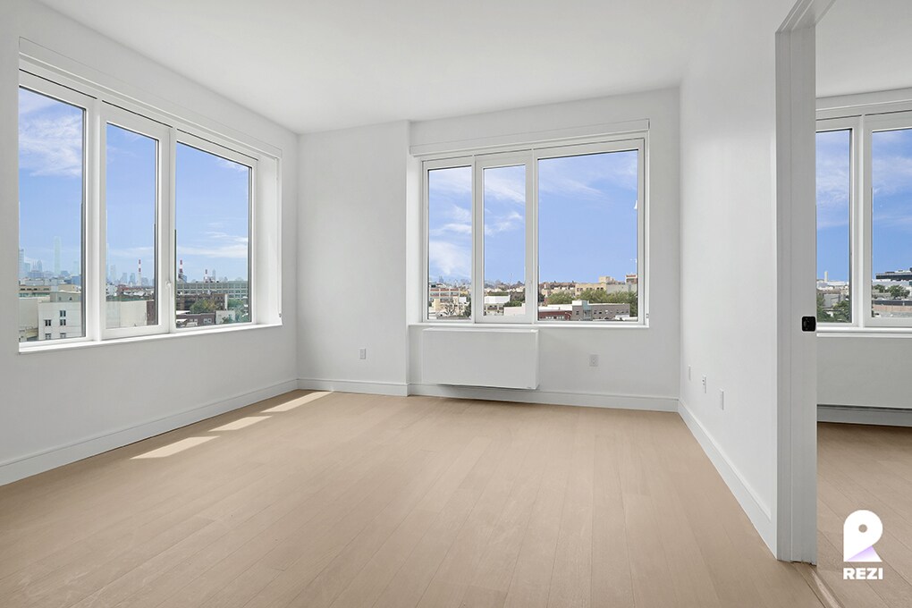 Primary Photo - 36-20 Steinway St