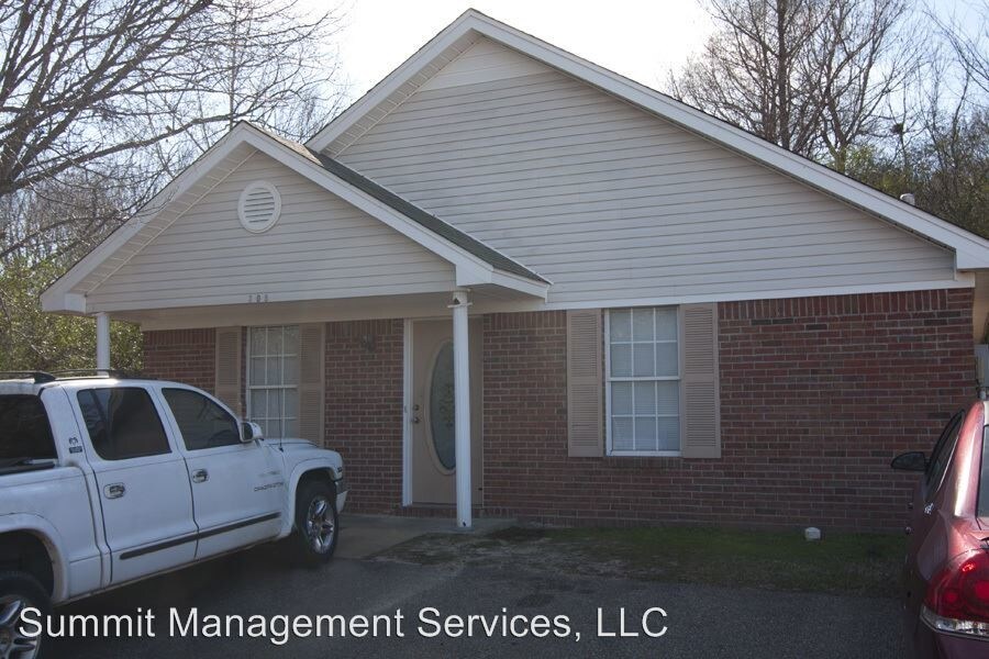 Primary Photo - 308 Creekwood Ln