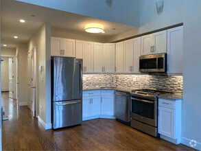 Building Photo - 458 E 29th St