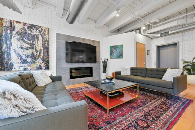 Building Photo - 109 Beach St