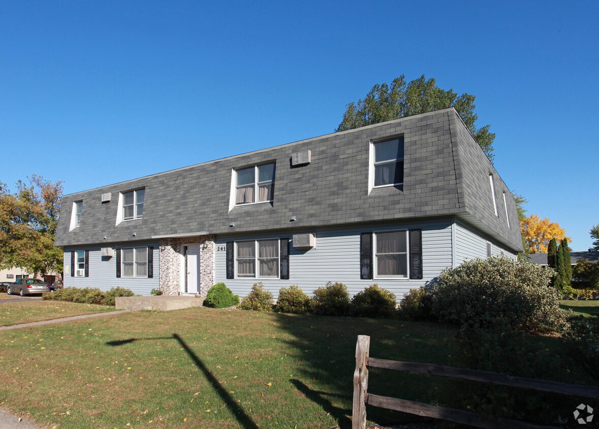 241 W Johnson St, River Falls, WI 54022 Apartments in River Falls, WI