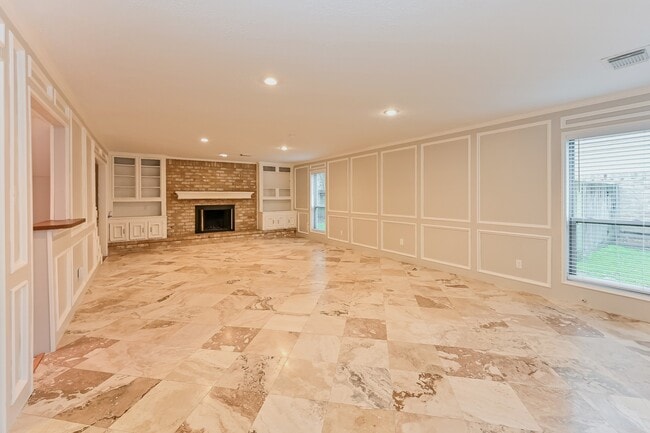 Building Photo - 12923 Marron Dr