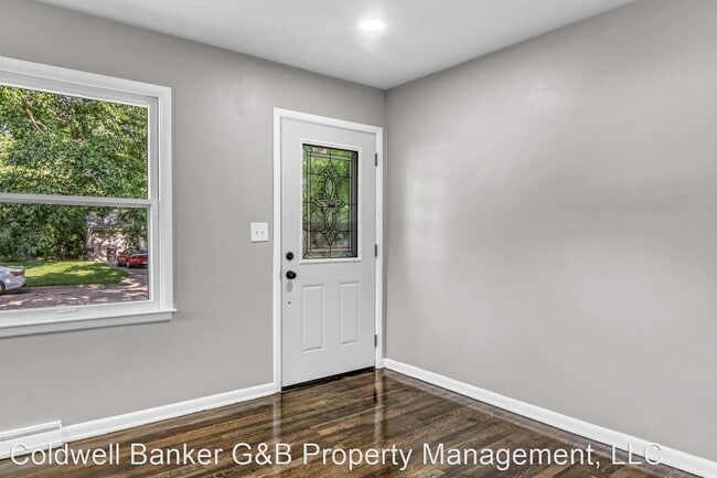 Building Photo - 4 br, 2 bath House - 2225 SW Jewell Ave