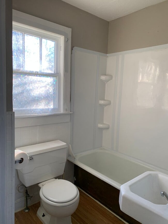 Building Photo - One Bedroom Apartment in Ringgold GA