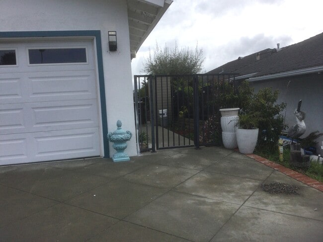 Foto del edificio - 33182 Marina Vista Dr