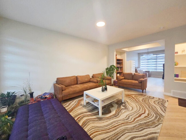 Building Photo - 2127 Crossbill Ln NW