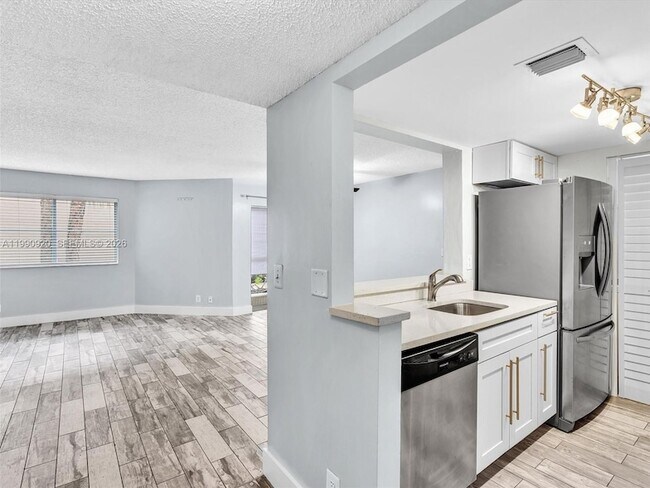 Foto del edificio - 9777 Westview Dr