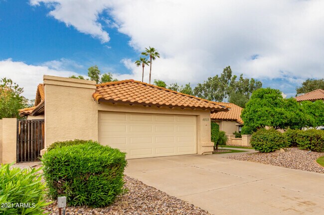 Building Photo - 4822 E Blanche Dr
