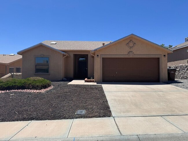 Foto del edificio - Welcome to your new home sweet home in the charming Los Colinas area!