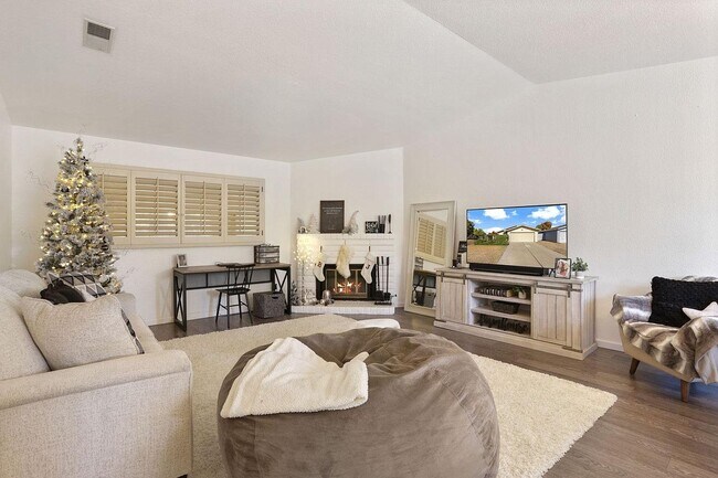 Building Photo - 6046 Carolina Cir