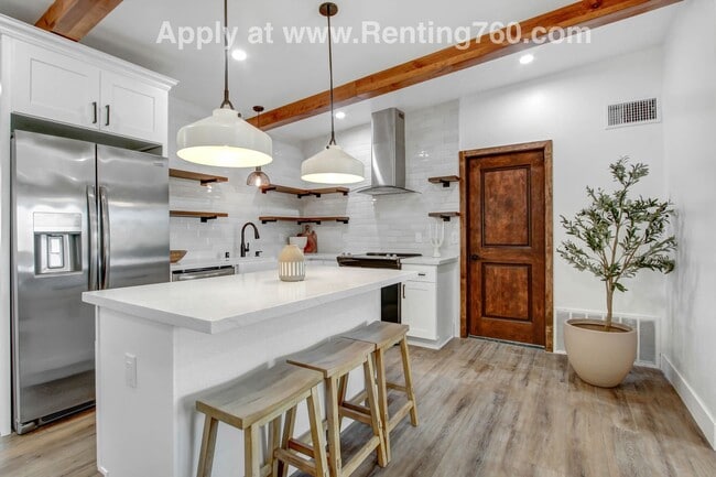 Foto del edificio - 3 Bed 3 Bath Home w/ Movie Theatre!