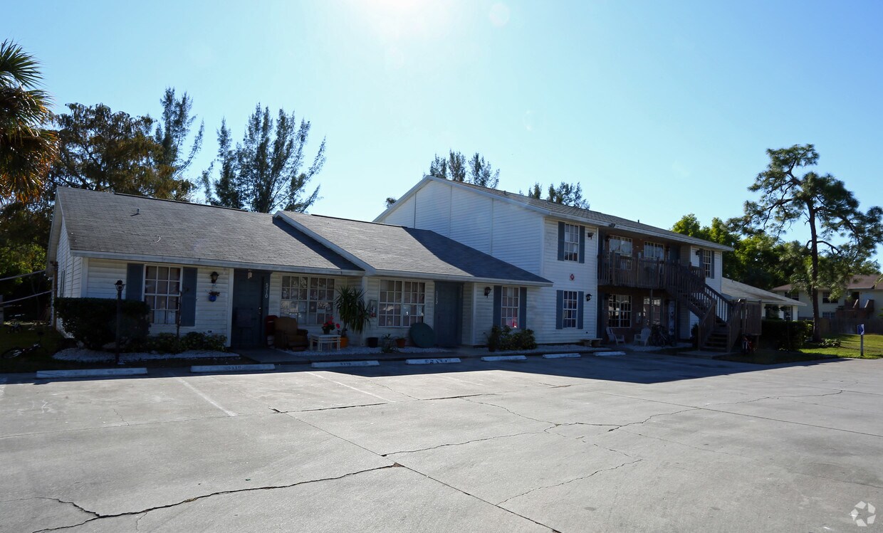 Foto del edificio - 5330 16th Pl SW
