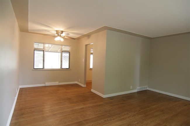Building Photo - 7951 Crestview Ln
