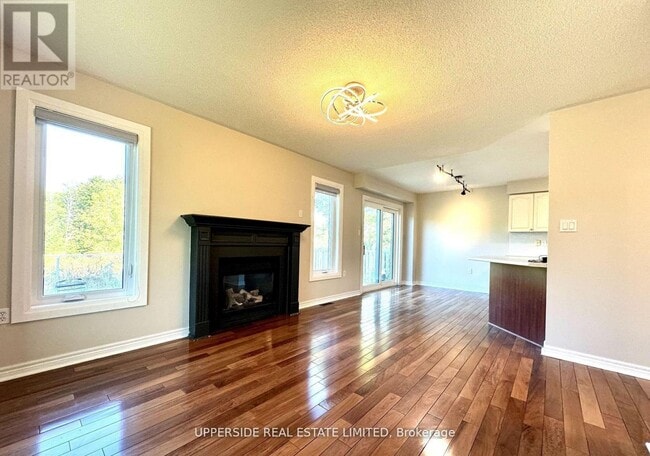 Building Photo - 46 Country Ln