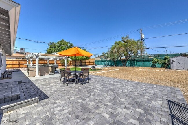 Building Photo - 2400 Sherman Pl