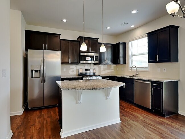 Building Photo - 810 Genesis Wy