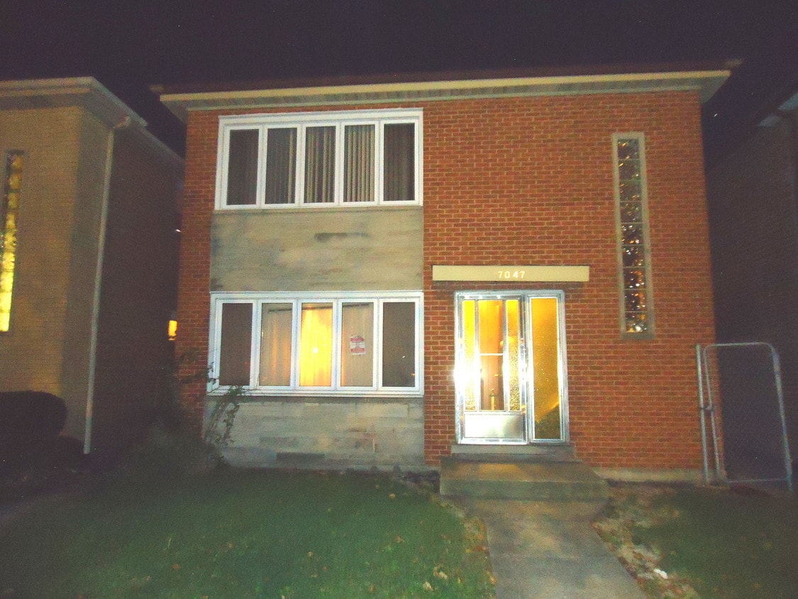 Primary Photo - 7047 W 63rd St