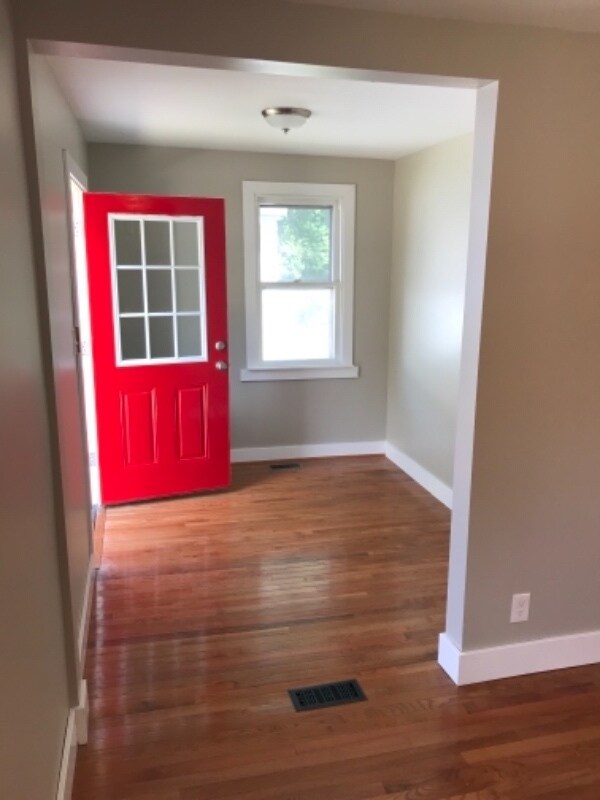 Foto del edificio - 916 Burris Ave