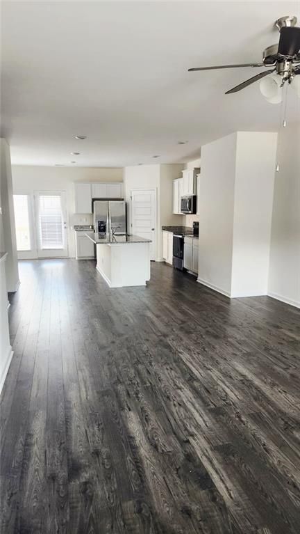 Foto del edificio - 969 Cades Walk