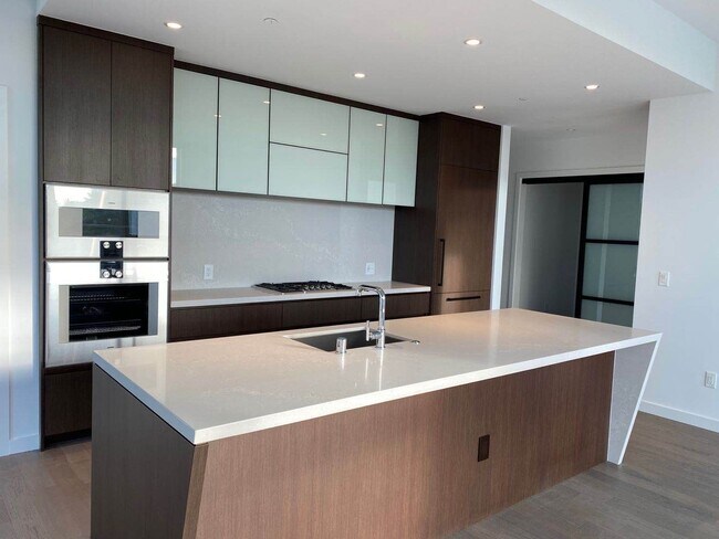 Building Photo - CLICK "REQUEST A TOUR" NOW!