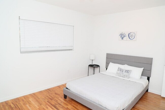 Foto del edificio - 219 Antilla Ave