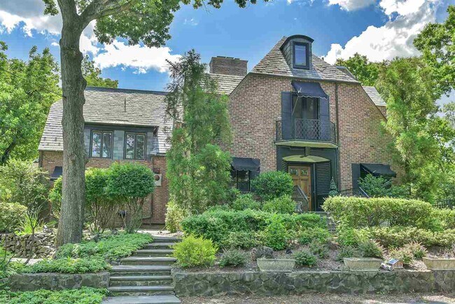 Foto del edificio - 271 E Bradford Ave