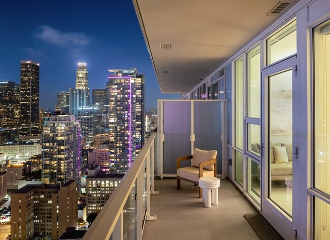 Building Photo - Olympic + Hill