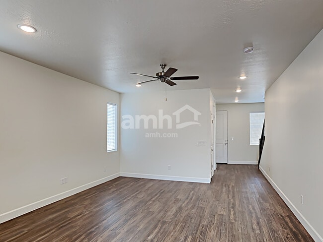 Foto del edificio - 2376 E Frontier St