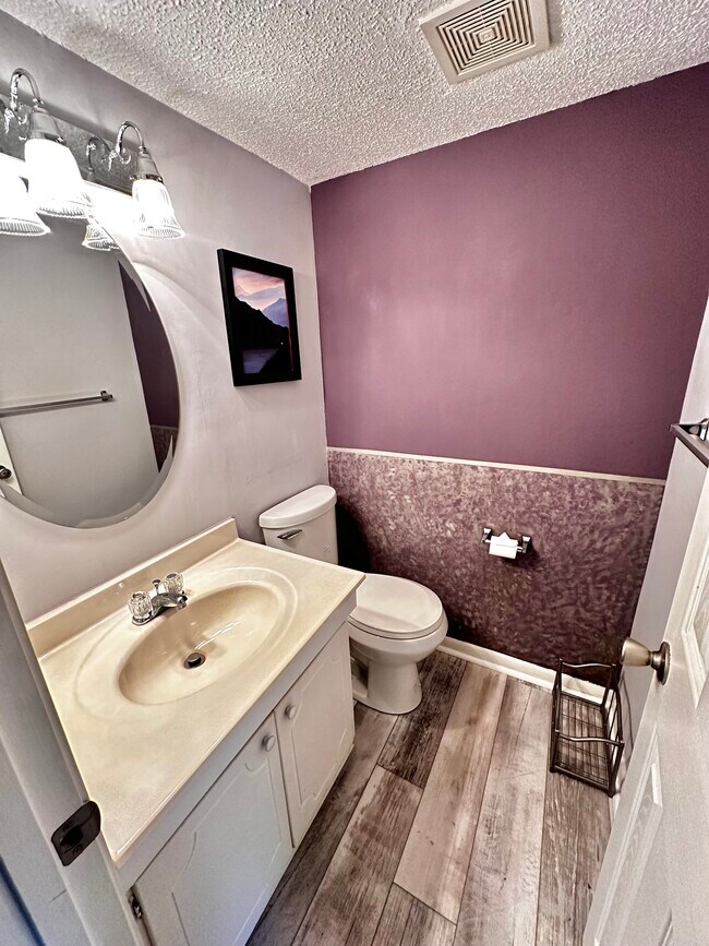 Foto del edificio - 415 Parkdale Dr