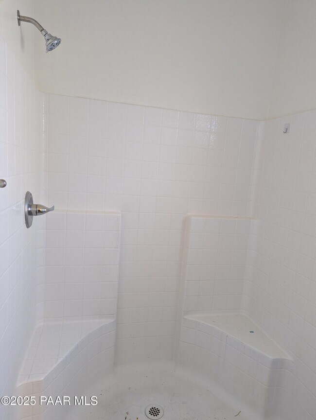 Foto del edificio - 2976 N Yavapai Rd E