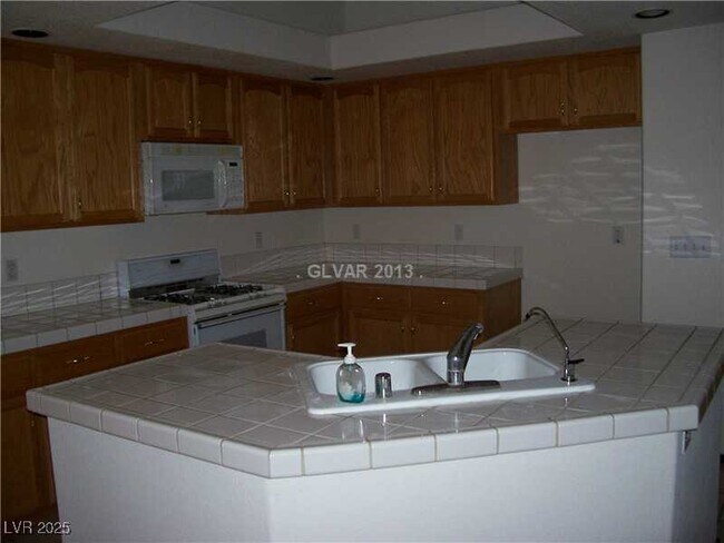 Foto del edificio - 1774 Silver Knoll Ave