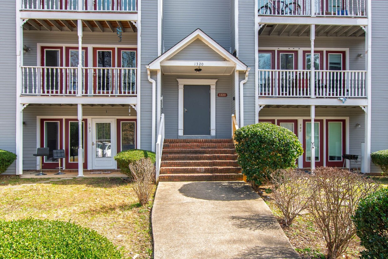 Primary Photo - 1320 Park Glen Dr