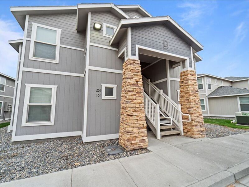 Foto principal - 6405 Chapel Hill Blvd