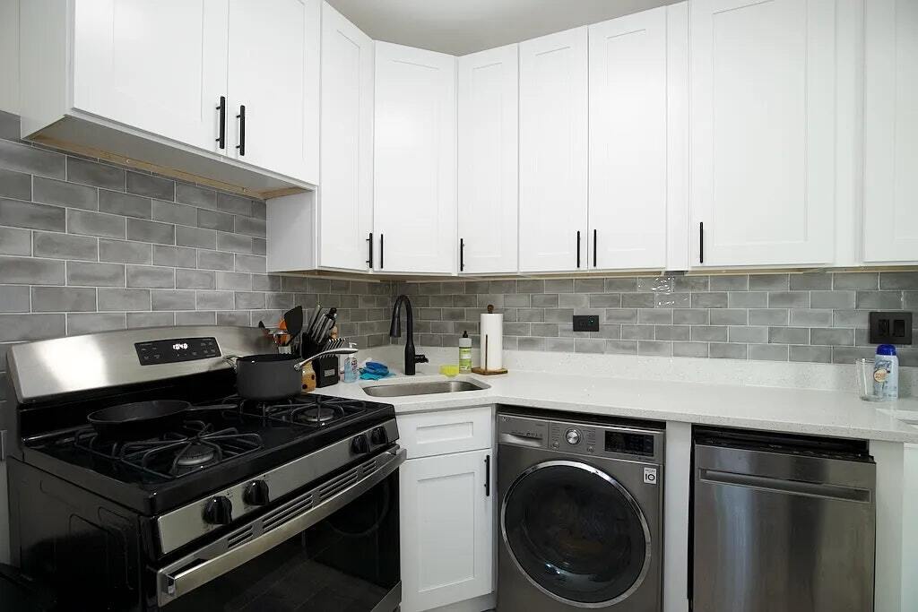 Foto principal - 3703 N Hoyne Ave